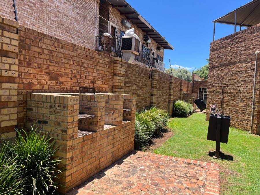 To Let 1 Bedroom Property for Rent in Dassie Rand North West
